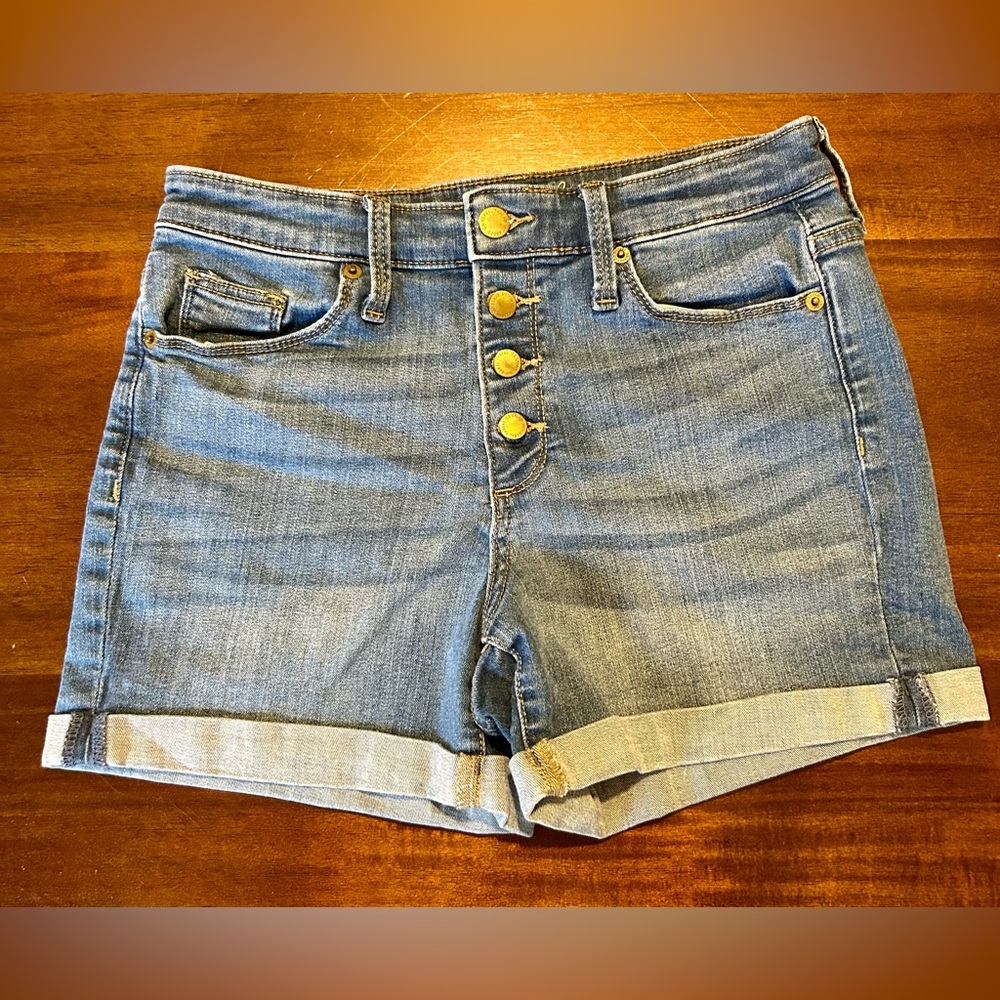 Universal Thread High Rise Midi Short